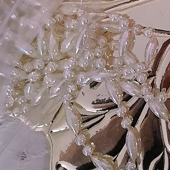 18' Round and Oval Iridescent Pearlescent Bead Christmas Tree Garland - Picture 1 of 2